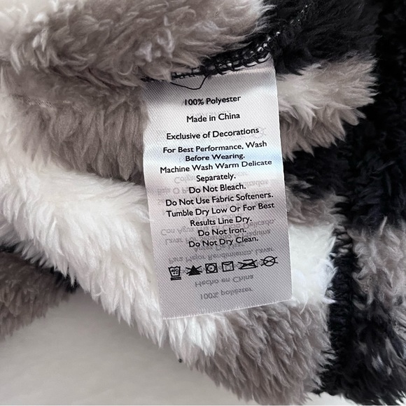 Eddie Bauer | NWT ✨ Black Camo 1/4 Zip Mock Neck Plush Sherpa Pullover - Picture 8 of 8